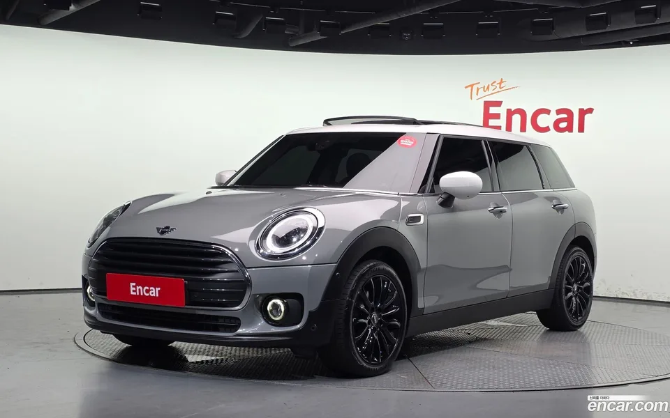 MINI Cooper Clubman 2022 — photo 1, buy with delivery to Moscow
