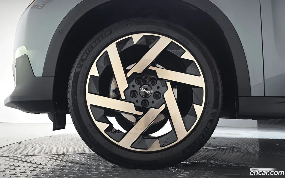 MINI Cooper S Countryman ALL4 2025 — thumbnail 2