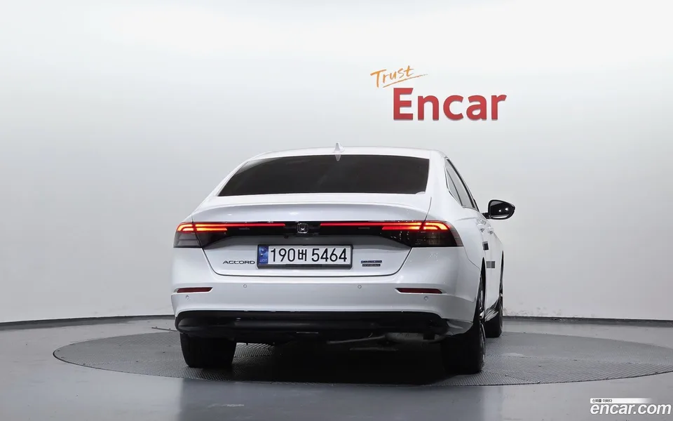 Honda Accord 2.0 2023 — thumbnail 4