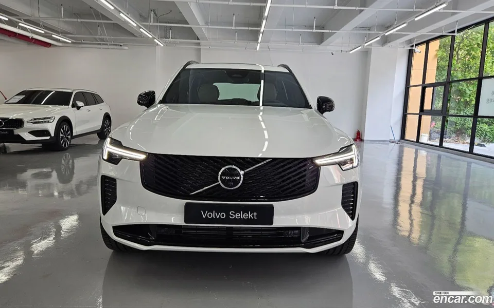 Volvo XC90 T8 2025 — thumbnail 3