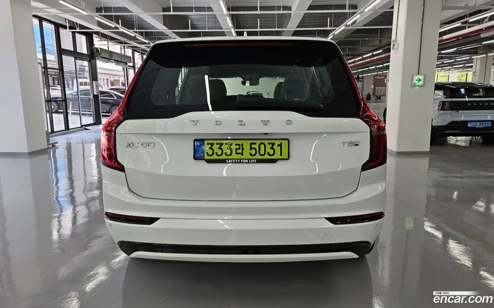 Volvo XC90 T8 2025 — thumbnail 4