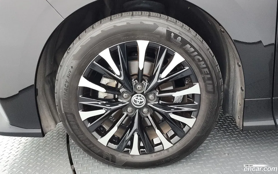 Toyota Alphard 2.5 HEV AWD 2024 — thumbnail 2