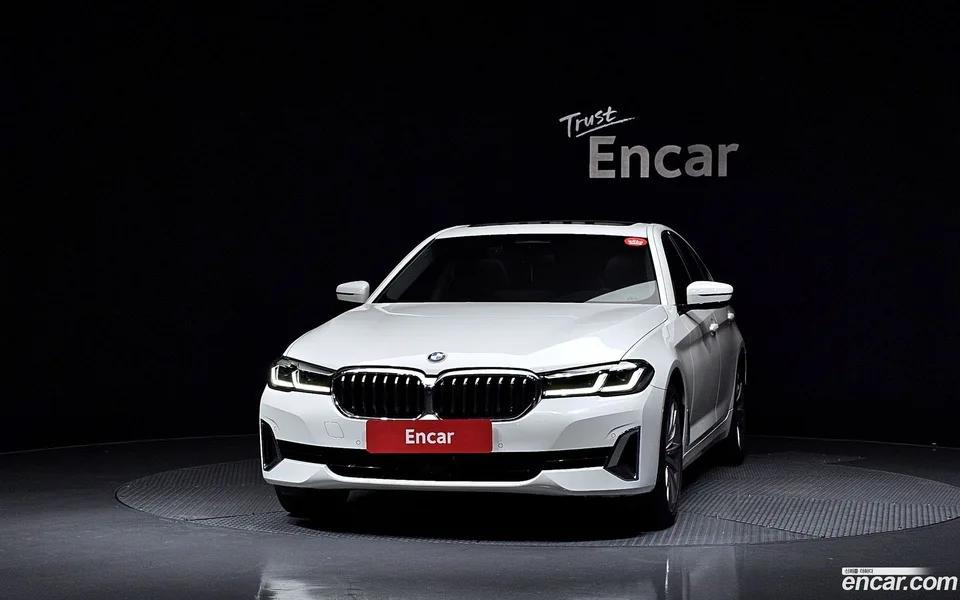 BMW 5 Series 530i xDrive 2023 — thumbnail 3