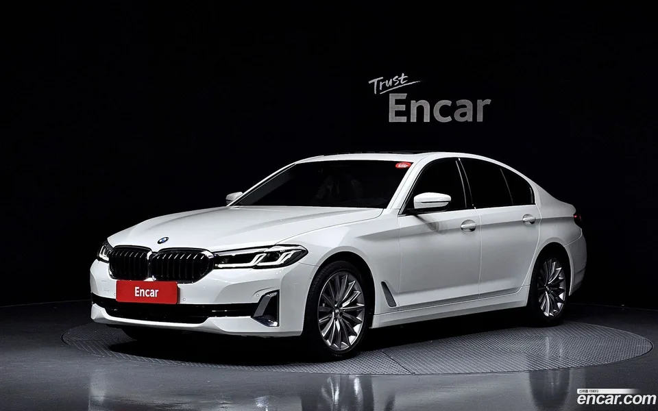 BMW 5 Series 530i xDrive 2023 — photo 1, buy with delivery to Moscow