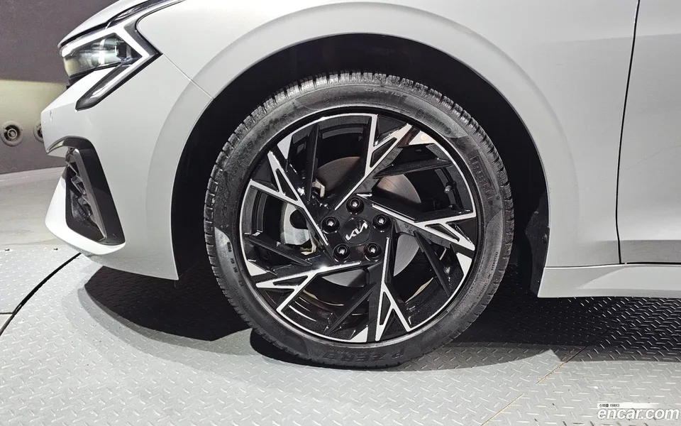 Kia K5 2.0 2025 — thumbnail 2