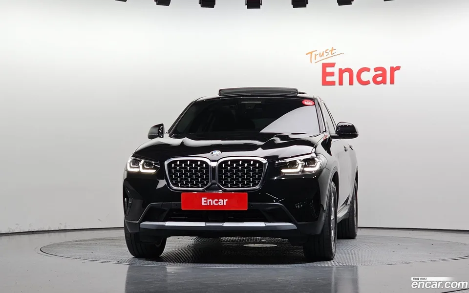 BMW X4 xDrive20i xLine 2023 — thumbnail 3