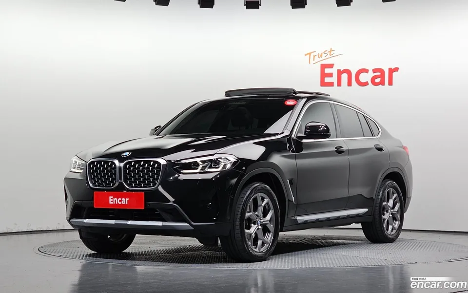BMW X4 xDrive20i xLine 2023 — photo 1, buy with delivery to Moscow