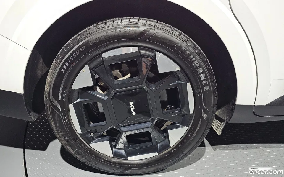Kia Carnival 9 2023 — thumbnail 2