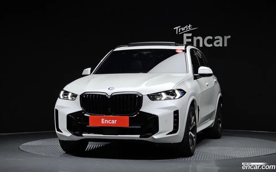 BMW X5 xDrive 40i M 2023 — thumbnail 3
