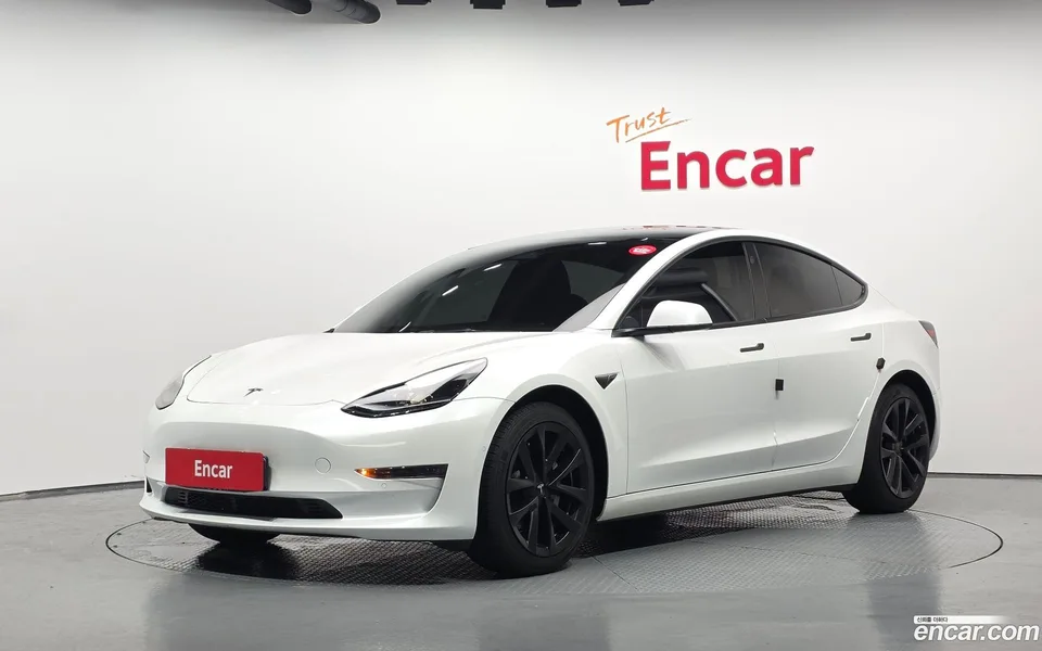 Tesla Model 3 RWD 2022 — photo 1, buy with delivery to Moscow
