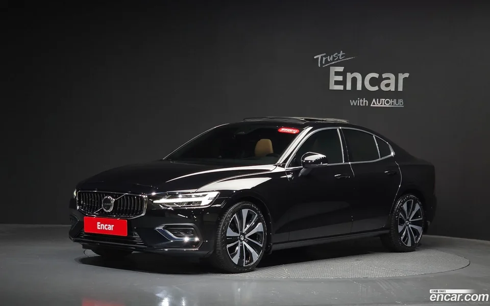 Volvo S60 B5 2022 — photo 1, buy with delivery to Moscow