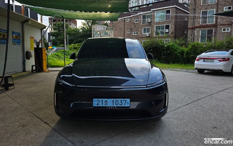 Tesla Model Y RWD 2026 — photo 1, buy with delivery to Moscow