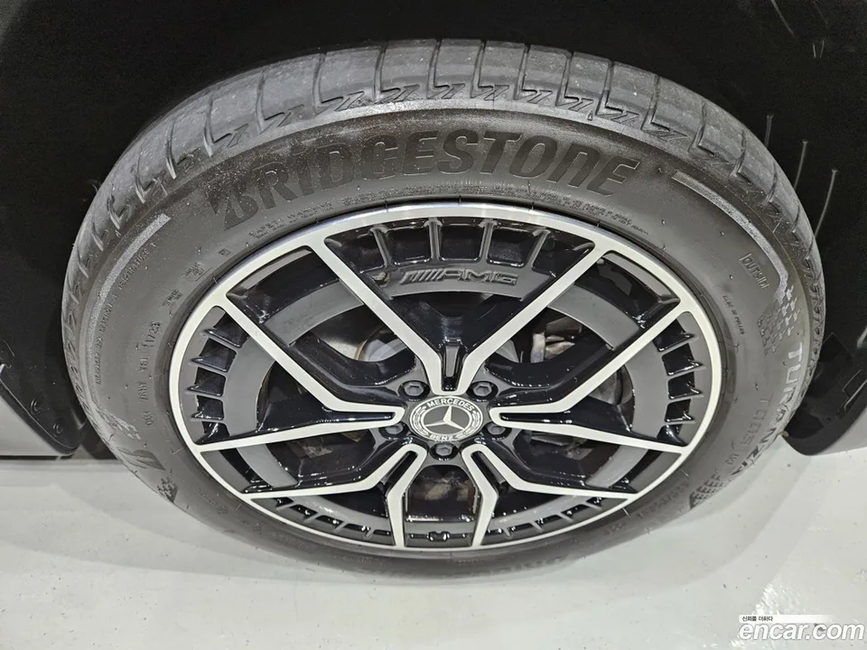 Mercedes-Benz EQB EQB300 4MATIC AMG 2023 — миниатюра 2