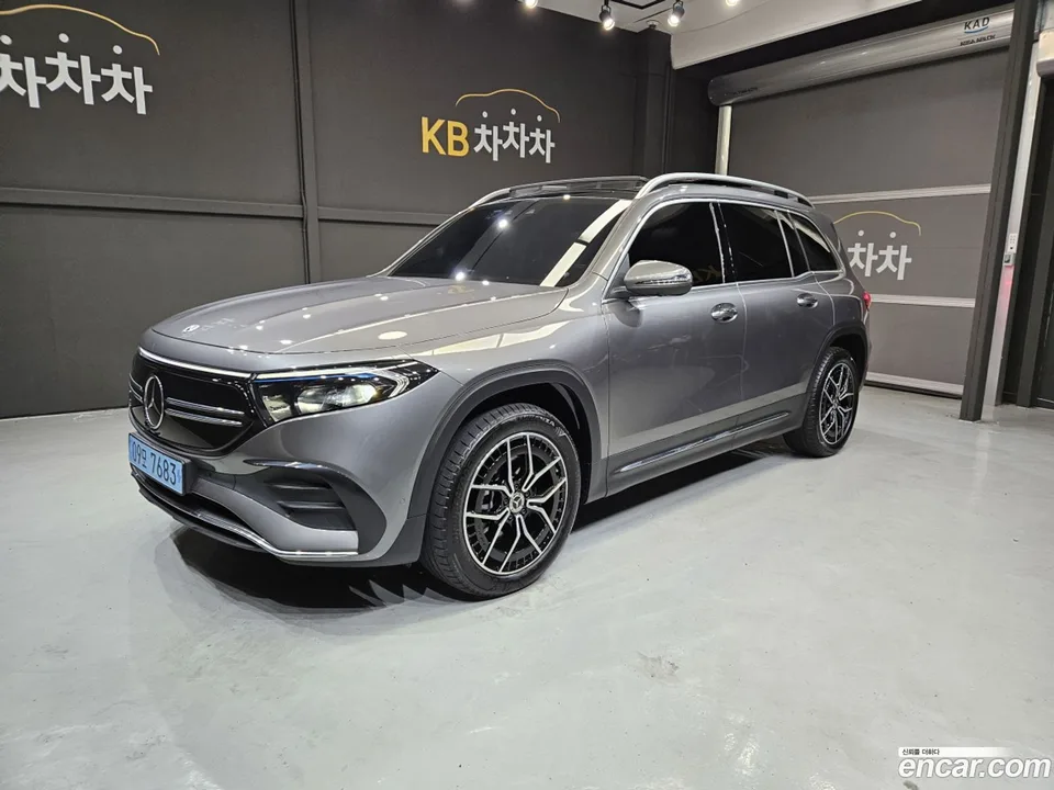 Mercedes-Benz EQB EQB300 4MATIC AMG 2023 — фото 1, купить с доставкой в Москву
