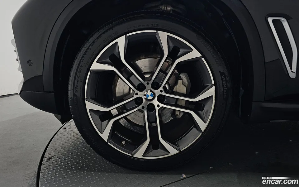 BMW X5 xDrive 40i xLine 2022 — thumbnail 2