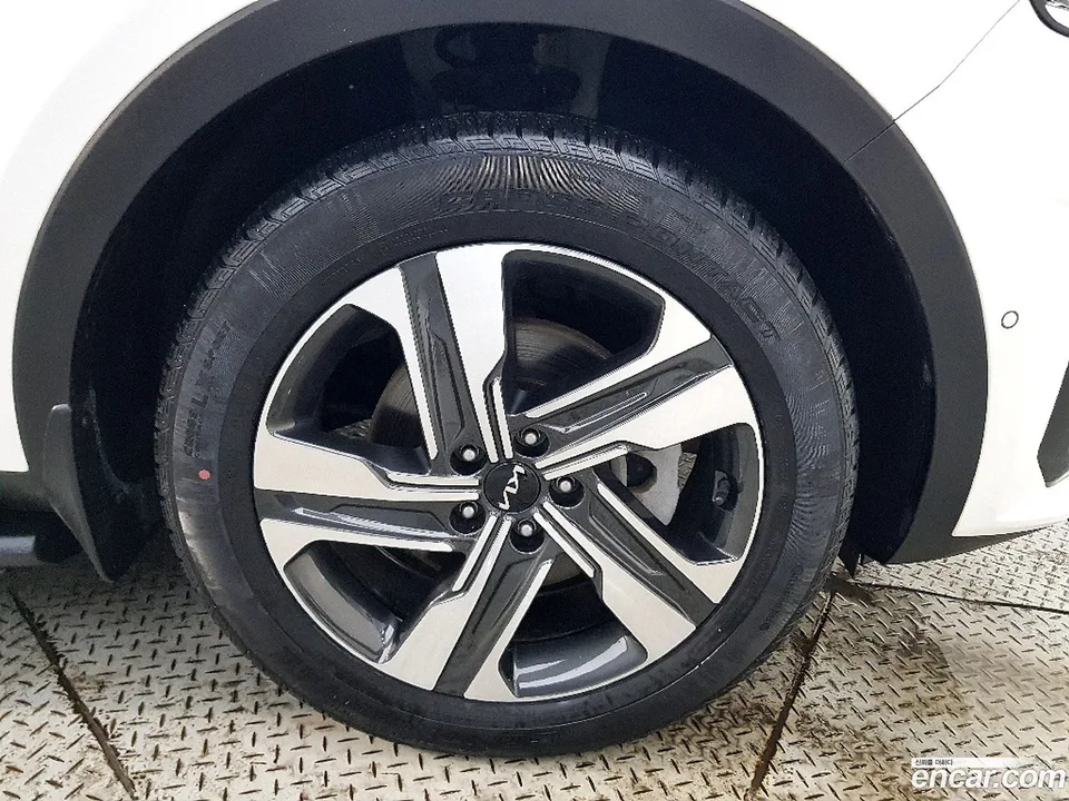 Kia Sorento HEV 1.6 4WD 2023 — thumbnail 2