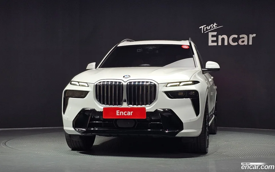 BMW X7 xDrive 40i M 6 2025 — thumbnail 3