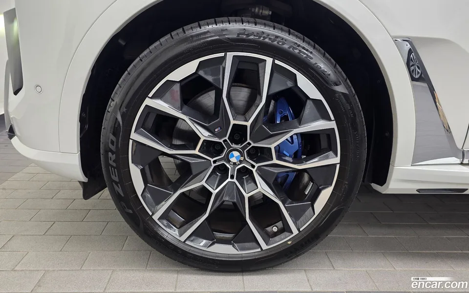 BMW X7 xDrive 40i M 6 2025 — thumbnail 5
