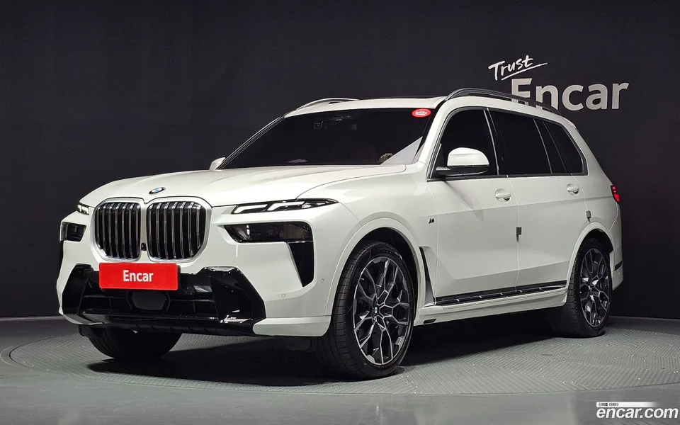 BMW X7 xDrive 40i M 6 2025 — photo 1, buy with delivery to Moscow