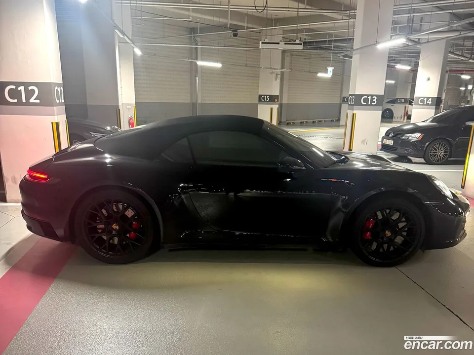Porsche 911 (992) 4 GTS 2023 — thumbnail 2