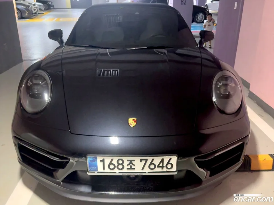 Porsche 911 (992) 4 GTS 2023 — photo 1, buy with delivery to Moscow