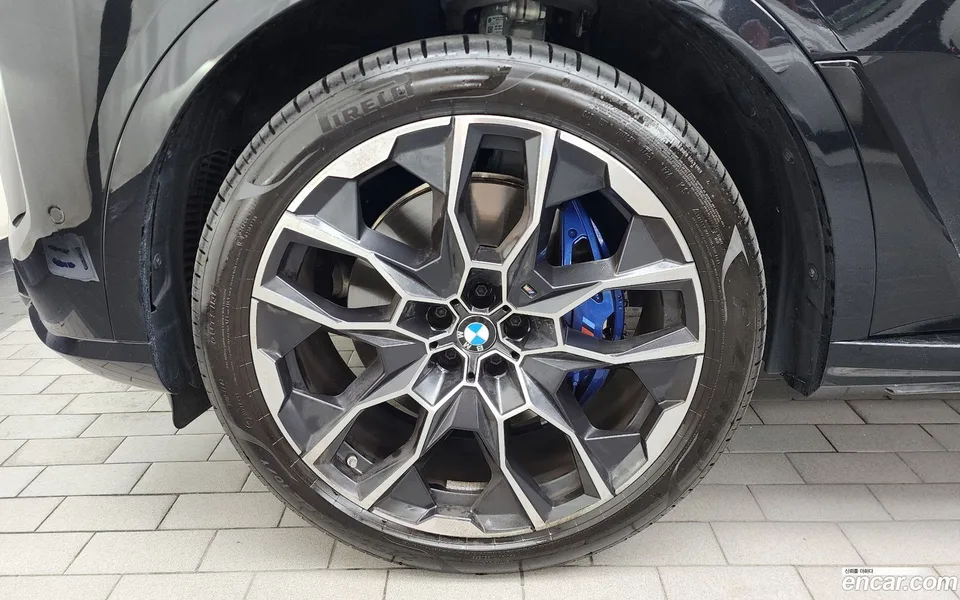 BMW X7 xDrive 40i M 6 2025 — thumbnail 2