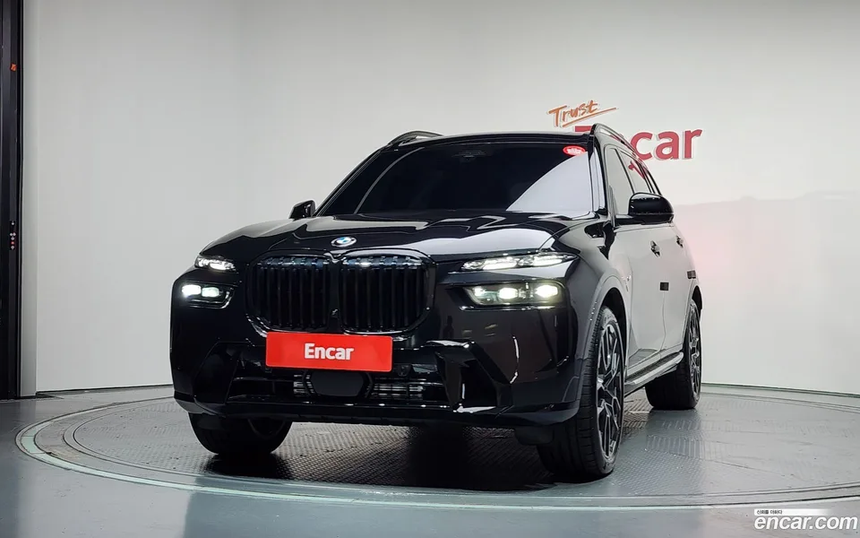 BMW X7 xDrive 40i M 6 2025 — thumbnail 3