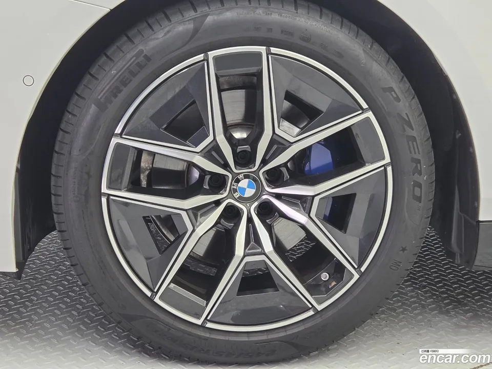 BMW 5 Series 523d M 2026 — миниатюра 2
