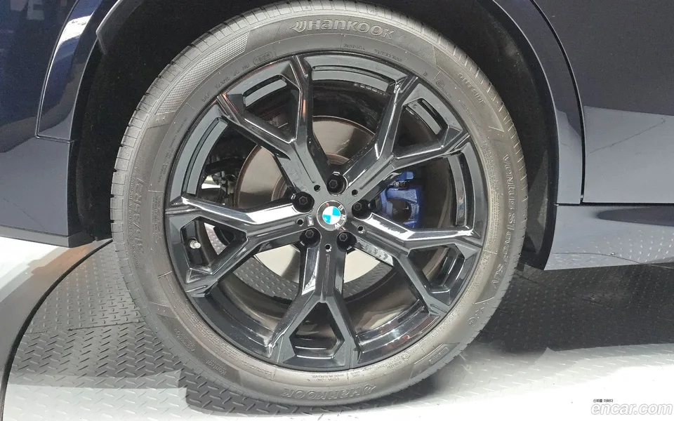 BMW X5 xDrive 40i M 2025 — thumbnail 2
