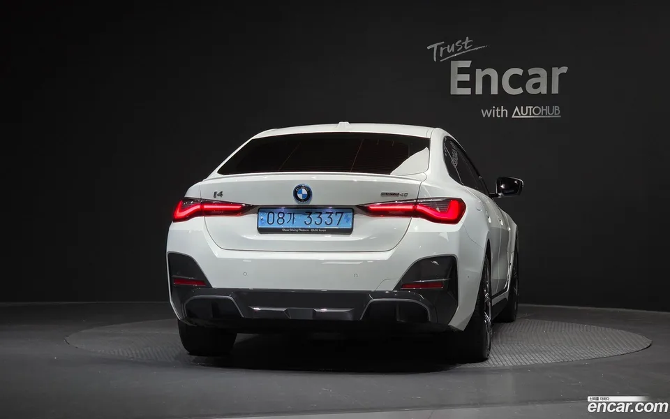BMW i4 eDrive40 M 2023 — thumbnail 4