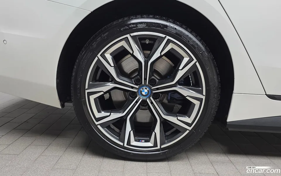BMW i4 eDrive40 M 2023 — thumbnail 5