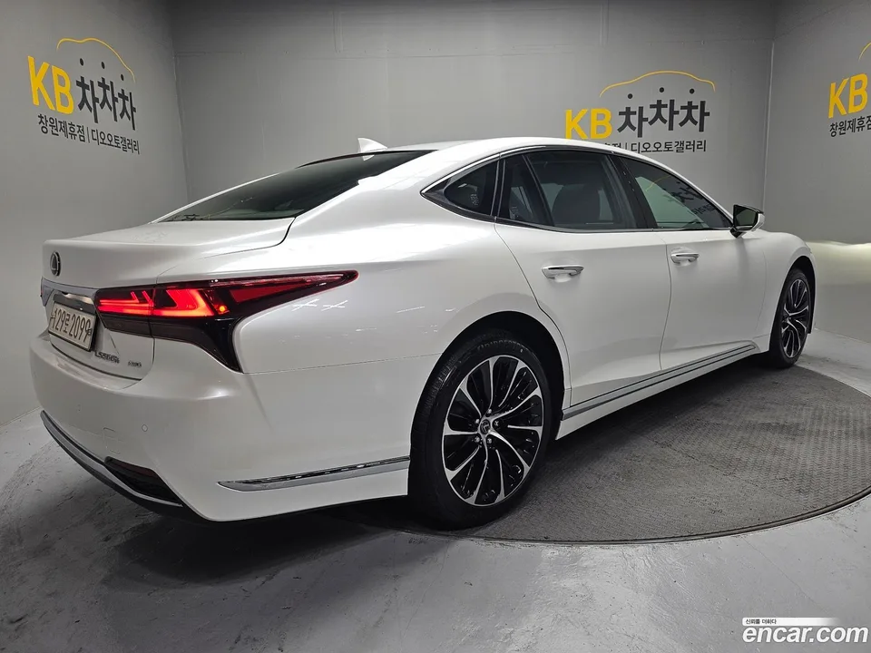 Lexus LS 500h 3.5 2022 — thumbnail 4