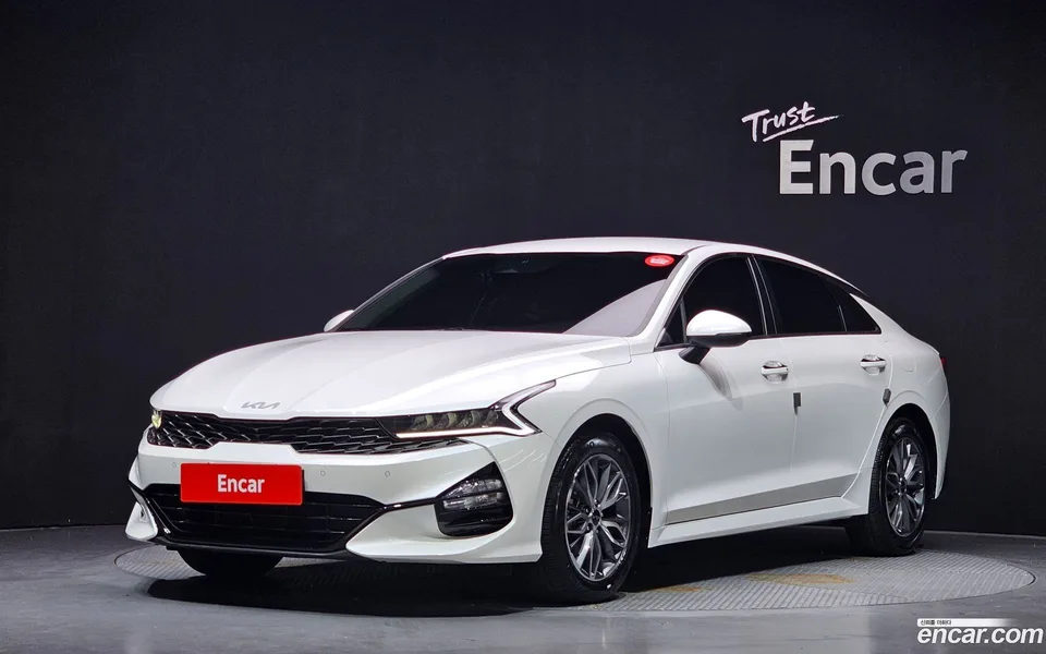 Kia K5 2.0 2022 — photo 1, buy with delivery to Moscow