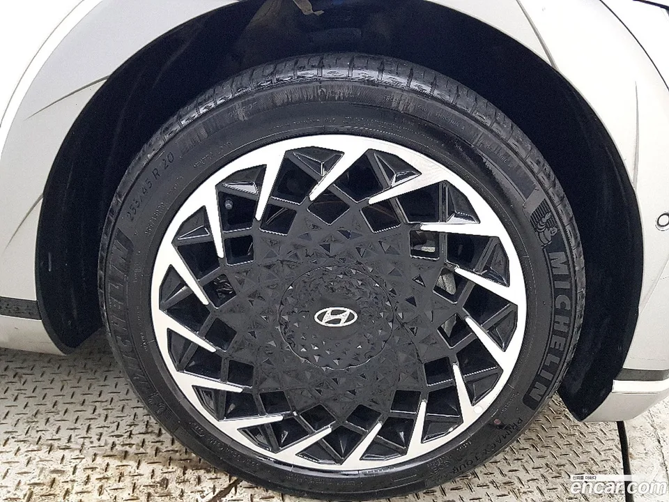 Hyundai Ioniq 5 AWD 2024 — thumbnail 2