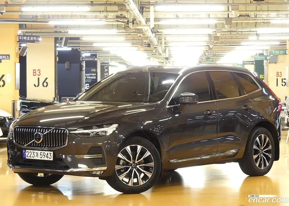 Volvo XC60 B5 2024 — photo 1, buy with delivery to Moscow