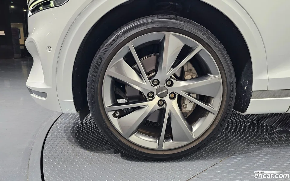 Genesis GV70 2.5T 2WD 2023 — thumbnail 2
