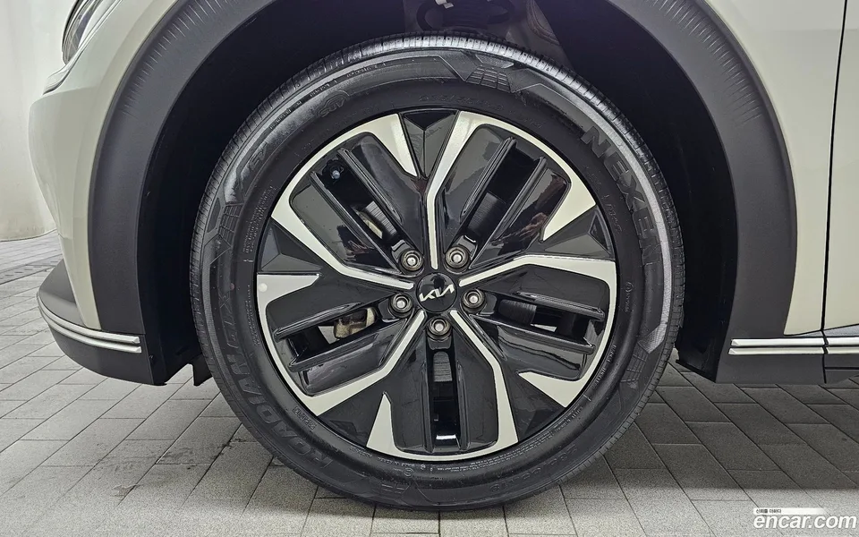 Kia EV6 2023 — thumbnail 5