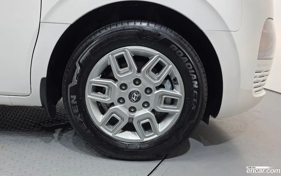 Hyundai Staria L3.5 3 2024 — thumbnail 2