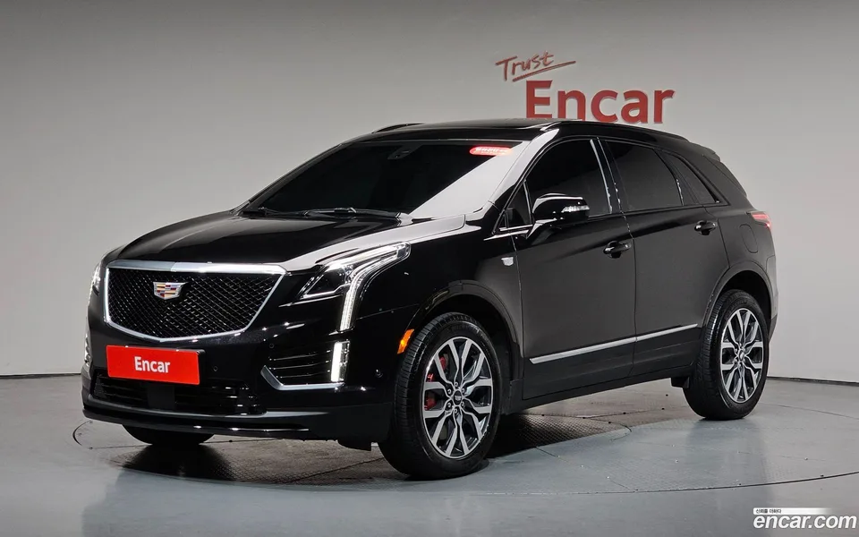 Cadillac XT5 3.6 AWD 2022 — photo 1, buy with delivery to Moscow