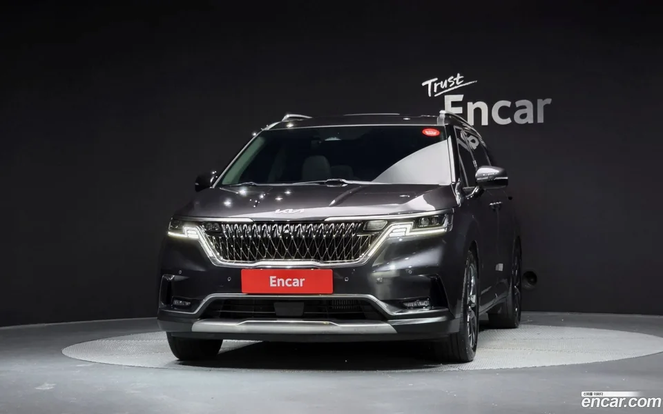 Kia Carnival 9 2023 — thumbnail 3