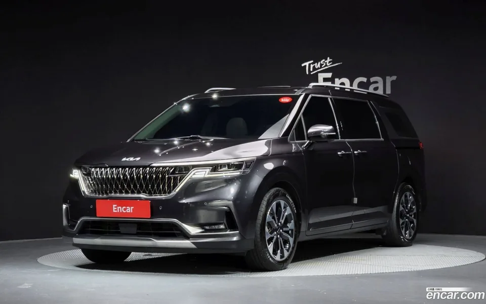 Kia Carnival 9 2023 — photo 1, buy with delivery to Moscow