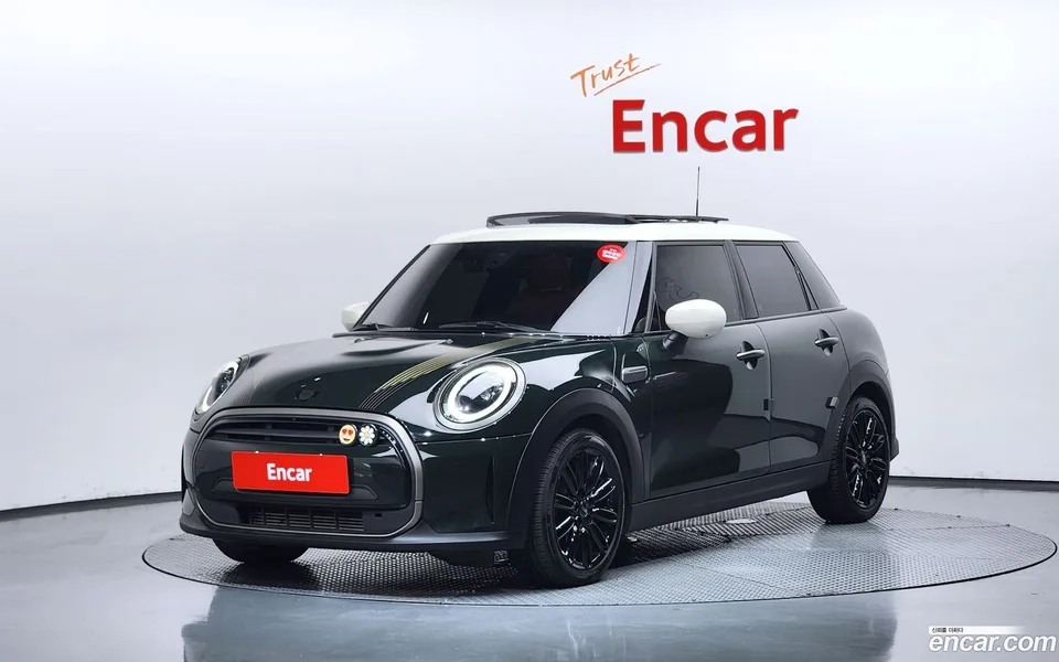 MINI Cooper 5 2022 — photo 1, buy with delivery to Moscow