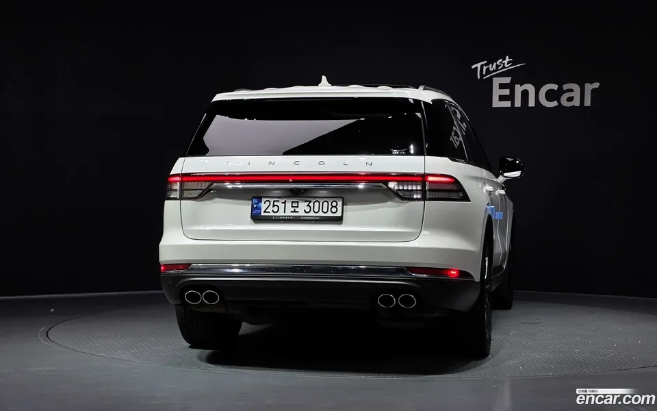 Lincoln Aviator 3.0 AWD 2023 — thumbnail 4