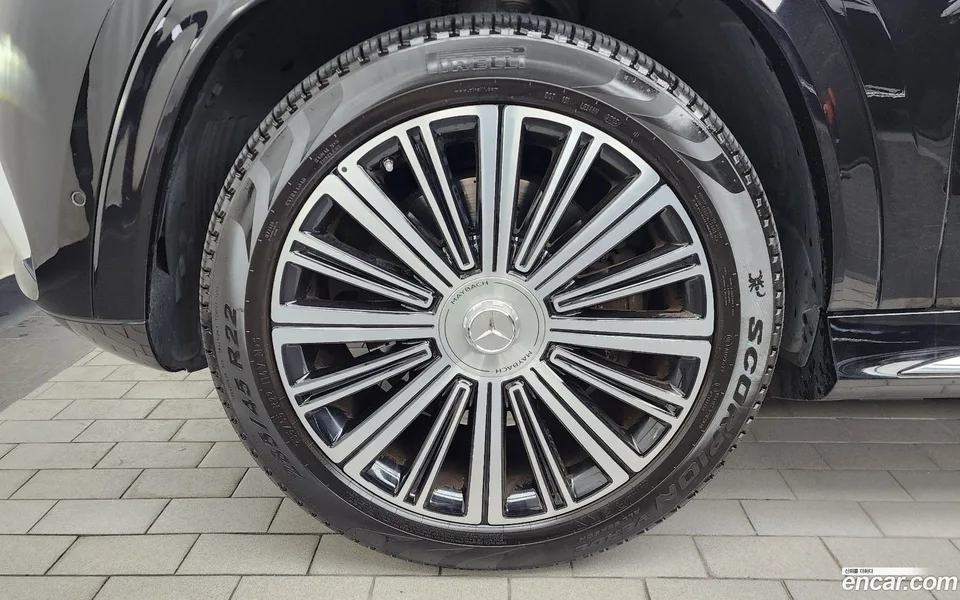 Mercedes-Benz GLS-Class GLS600 4MATIC 2023 — thumbnail 5