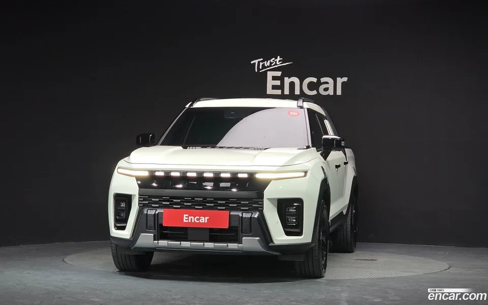 KG Mobility Musso EV 2025 — thumbnail 3