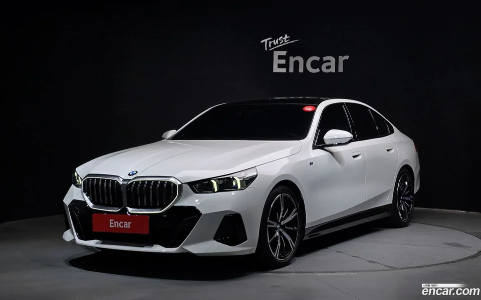 BMW 5 Series 530i xDrive M 2024 — photo 1, buy with delivery to Moscow