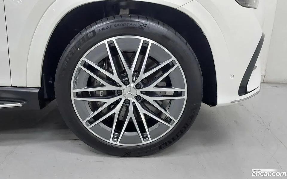 Mercedes-Benz GLE-Class AMG GLE53 4MATIC+ 2025 — thumbnail 2