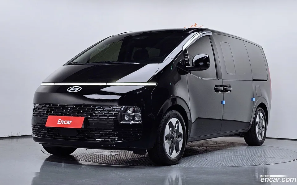 Hyundai Staria L3.5 9 2025 — photo 1, buy with delivery to Moscow