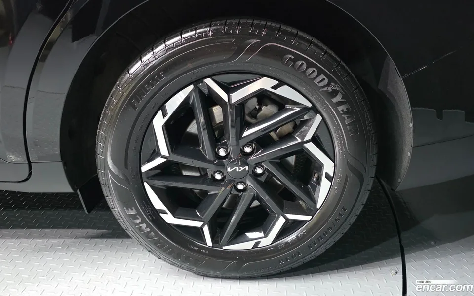Kia Carnival 9 2024 — thumbnail 5