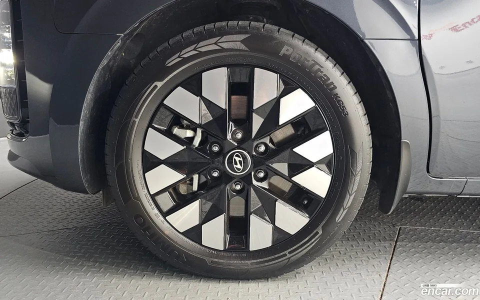 Hyundai Staria 4WD 9 2024 — thumbnail 5
